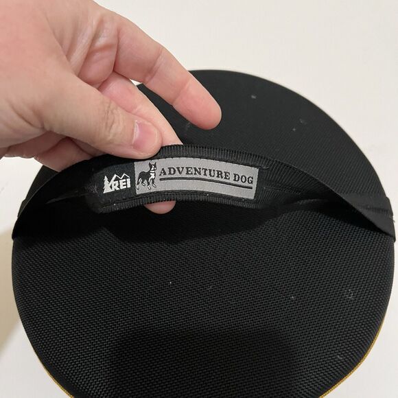 REI Adventure Dog Collapsible Fold Down Handle Gold Dog Water Food Bowl Nylon - Picture 7 of 9